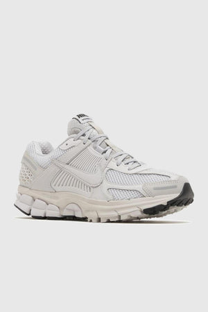 NIKE WMNS AIR ZOOM VOMERO 5 'WHITE VAST GREY' - FQ7079-100