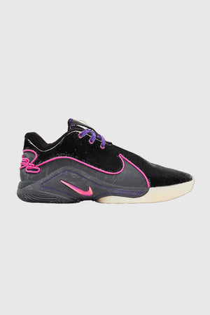 LeBron 22 'Blacklight'