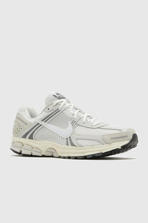 NIKE AIR ZOOM VOMERO 5 'PLATINUM TINT' - HF0731-007